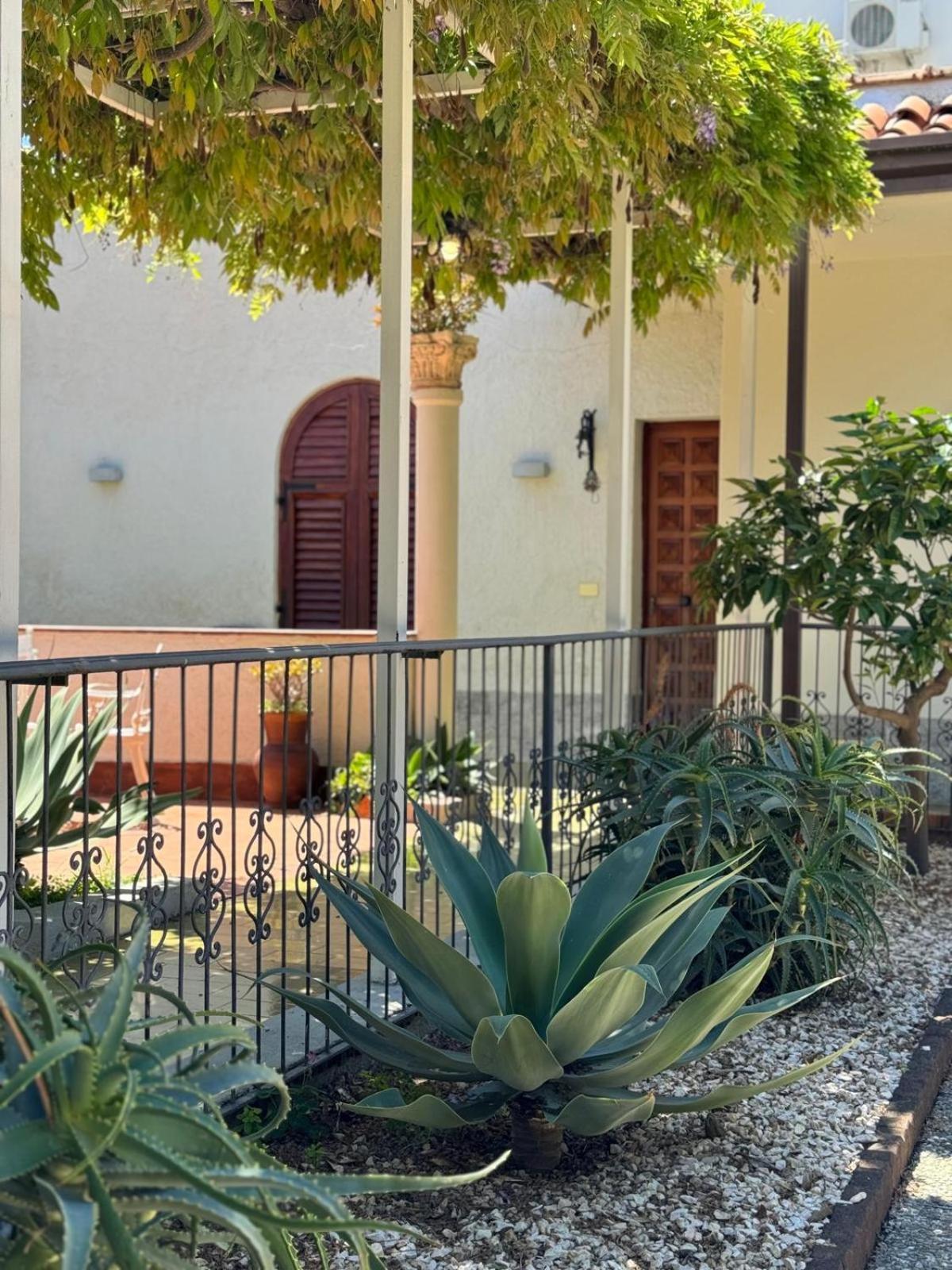 Casa Vacanze Villa Angelina Giardini-Naxos Extérieur photo